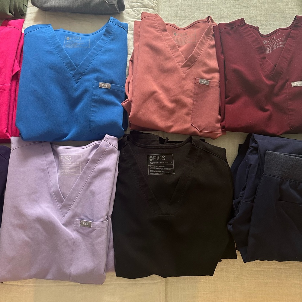 Figs scrubs - Picture 3 of 4